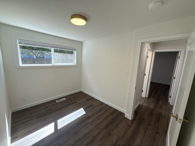 Building Photo - 4239 S 184th Pl