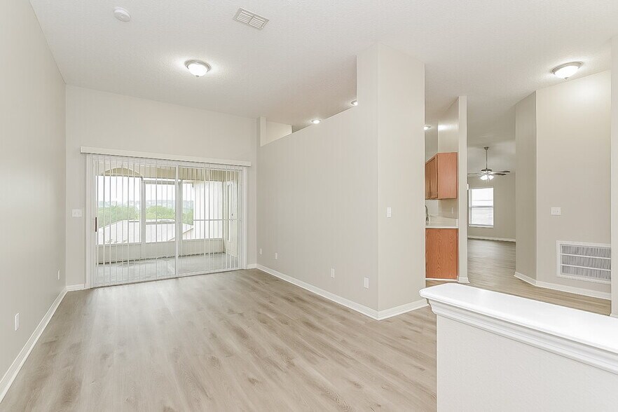 Building Photo - 803 Shore Breeze Way