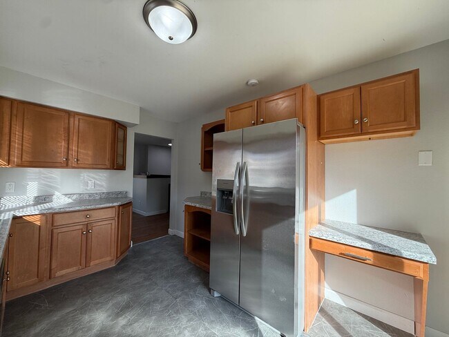 Building Photo - $2,900 | 5 Bedroom, 3 Bathroom House | No Pets | Available for Immediate Move In!