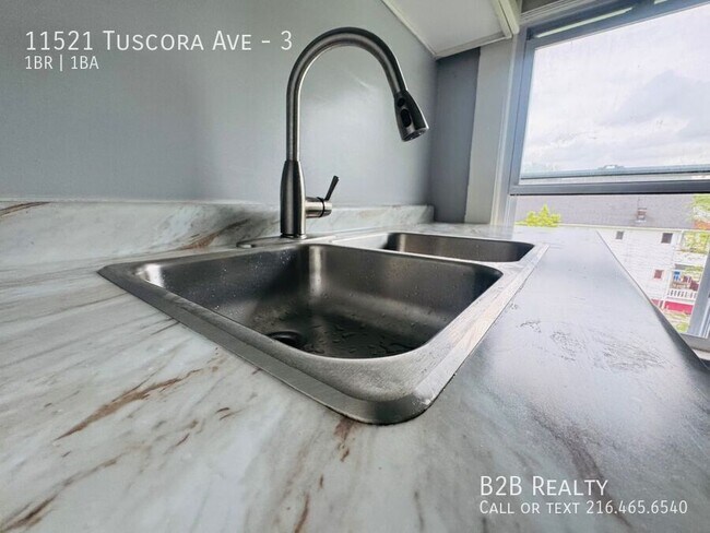 Building Photo - 11521 Tuscora Ave
