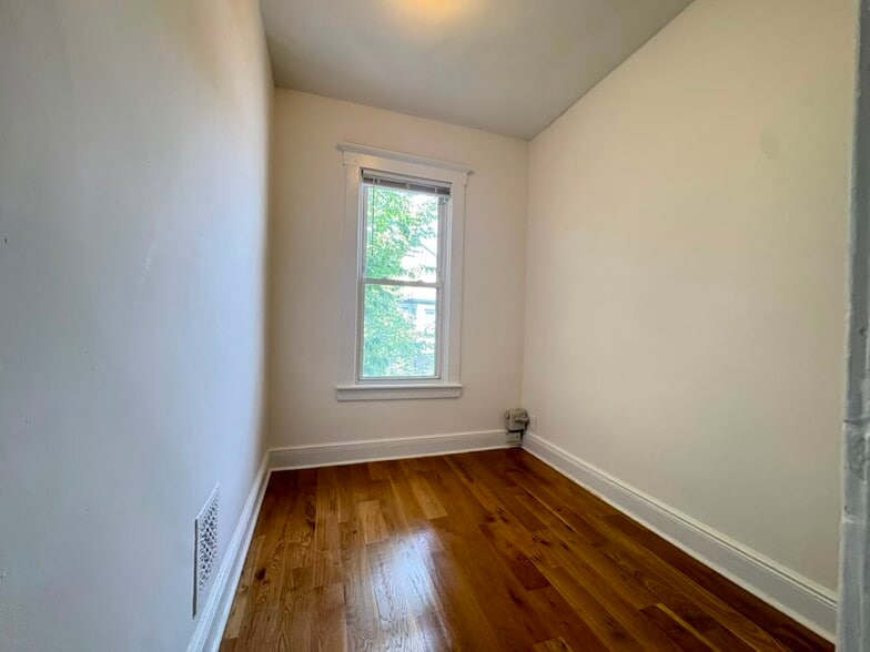 Building Photo - 211 Myrtle Ave