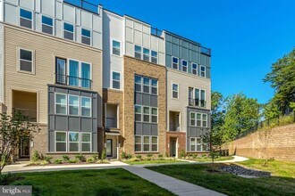 Building Photo - 2508 Neabsco Common Pl