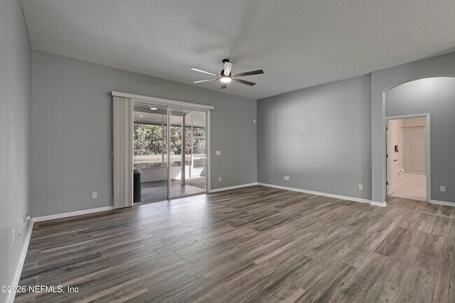 Building Photo - 695 Sid Dr