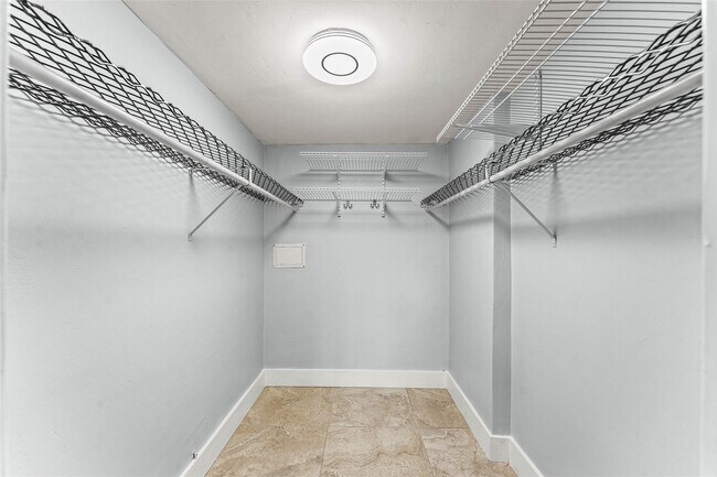 Building Photo - 4502 N Federal Hwy