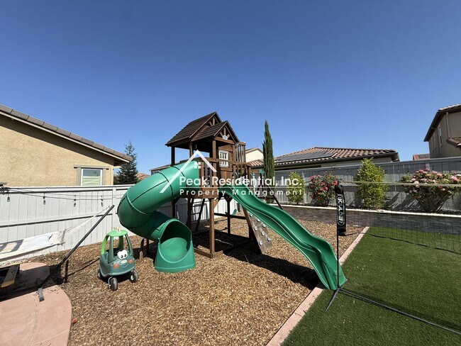 Building Photo - 3535 Heron Ct