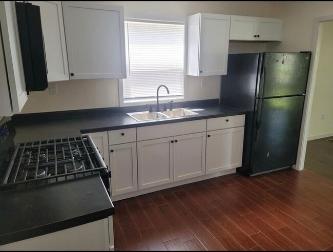 Building Photo - 237 Ridgeland Ave