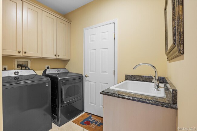 Building Photo - 169 Hamlet Dr