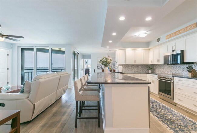 Building Photo - 5729 Del Sol Blvd