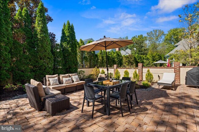 Building Photo - 9 Cromwell Ct