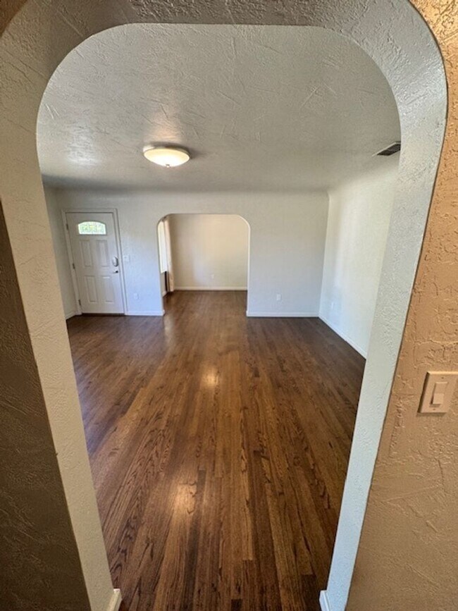 Building Photo - Charming Updated 4-Bedroom Home in the Garden Tract – Hardwood Floors, Central Air, 2-Car Garage ...