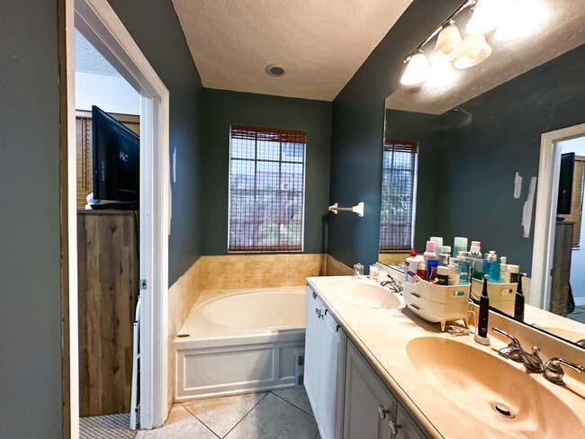 Building Photo - 137 Ocean Cay Way