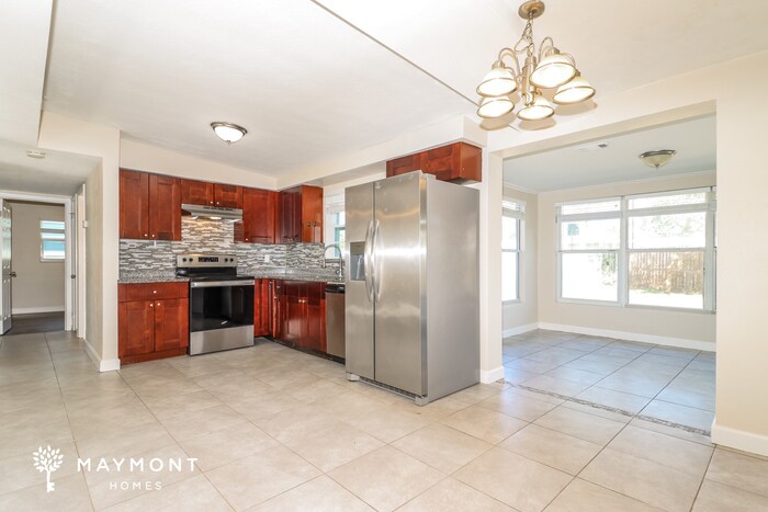 Building Photo - 2250 Norman Dr