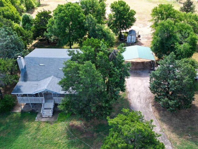 Building Photo - 625 Waugh Way