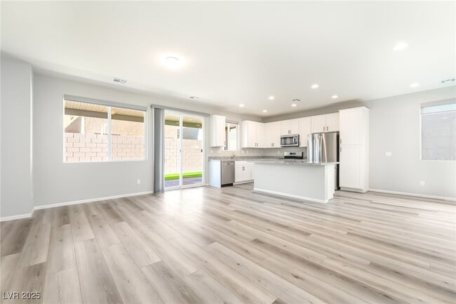 Building Photo - 8923 W Pebble Rd