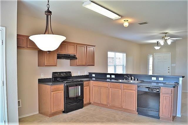 Building Photo - 325 Pemberton Dr