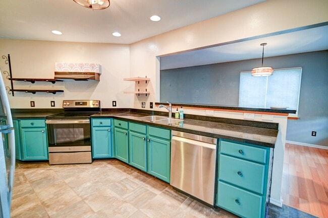 Building Photo - 1398 Prairie Rose Dr