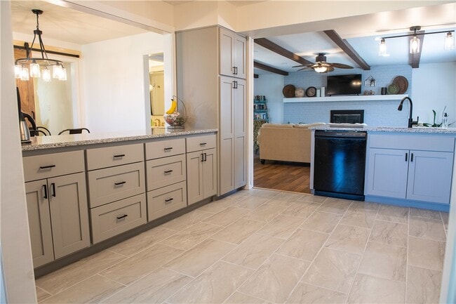 Building Photo - 1861 W Deane St