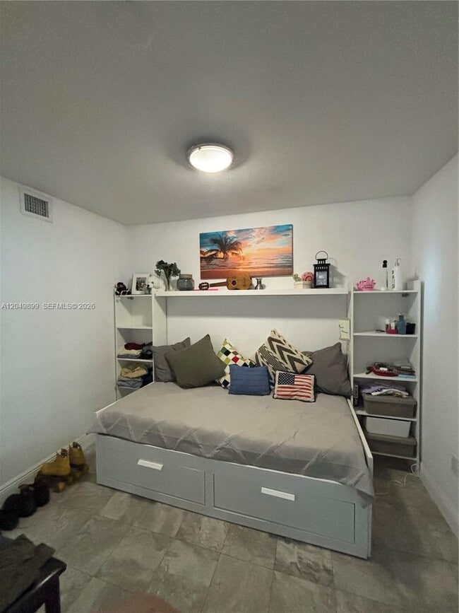Building Photo - 6450 Collins Ave