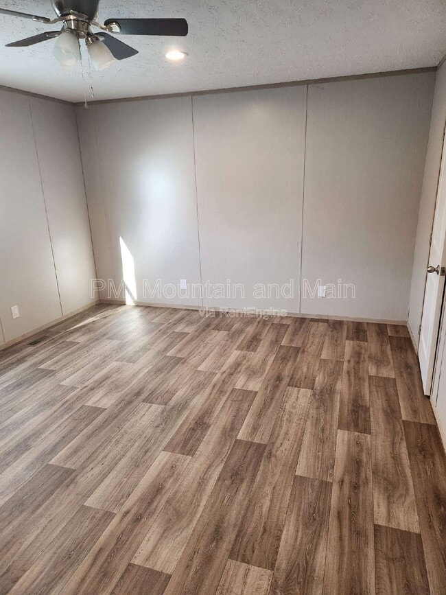 Building Photo - 102 Indian Camp Branch Rd