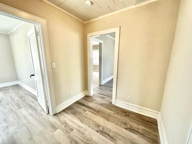 Building Photo - 1827 McLean Rd