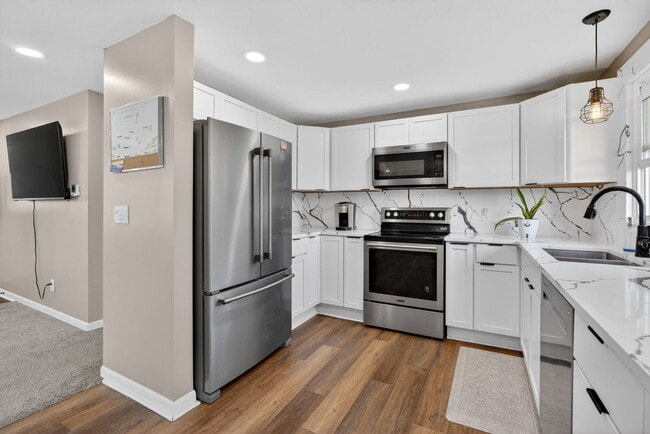 Building Photo - 2091 IL-102