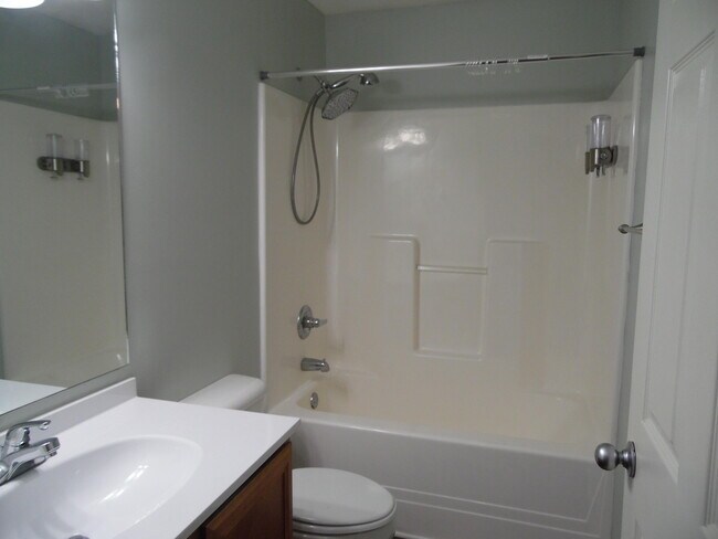Building Photo - 1064 Brick House Ln