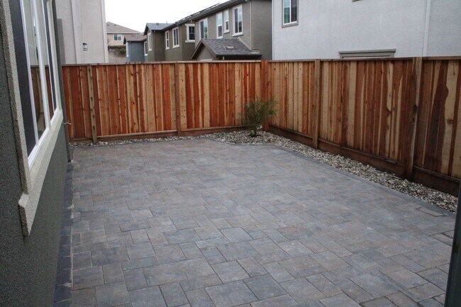 Building Photo - ***PENDING*** 4 Bedroom / 3 Bath House with Solar in San Marco Community-Close to Bart!
