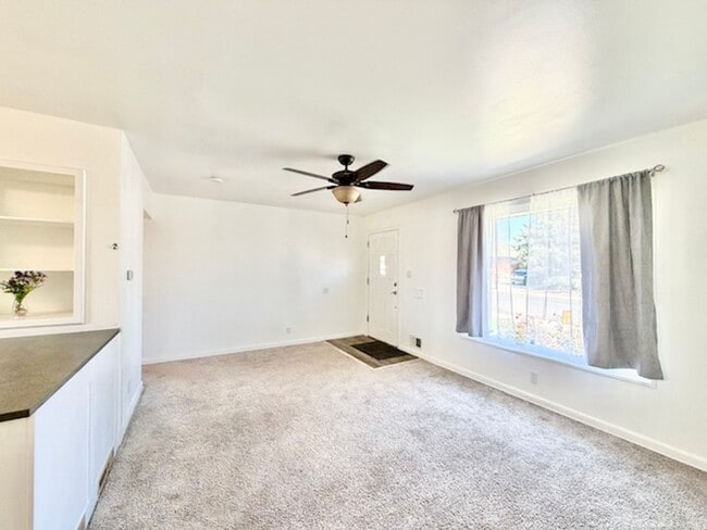 Building Photo - Updated Perlmack Ranch