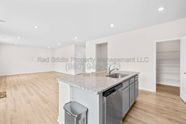 Building Photo - 3432 Bluff Hill Lane