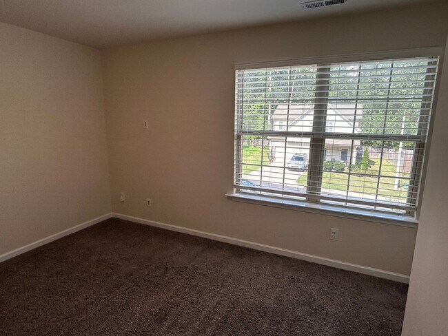 Building Photo - 3 Bed | 2.5 Bath House in Clayton
