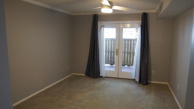 Building Photo - 710 Park Ridge Cir