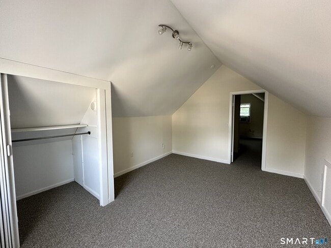Building Photo - 128 Grove Pl
