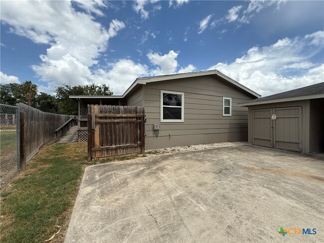 Building Photo - 1045 Ferryboat Ln