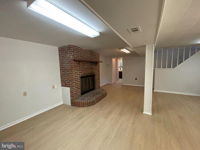 Building Photo - 311 Colby Cir