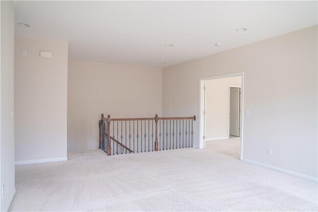 Building Photo - 5130 Northview Lake