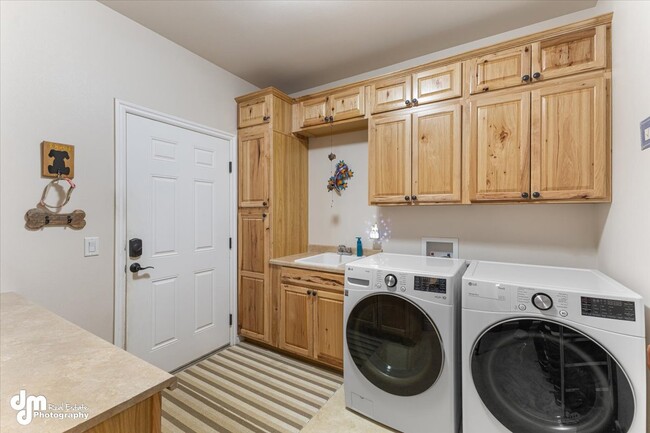 Building Photo - 4051 E Birch View Dr