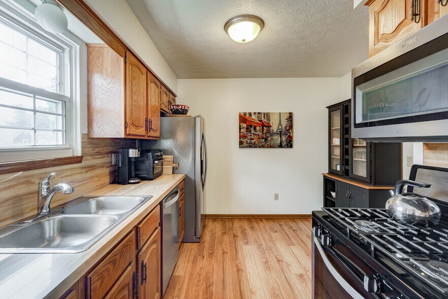 Building Photo - 6524 Blossomwood Cir NE