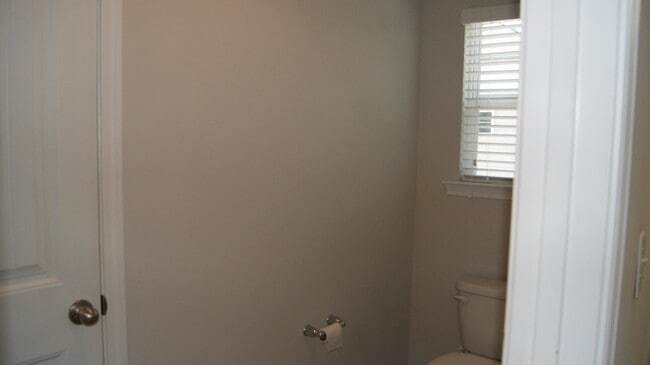 Building Photo - 375 Niblick Dr