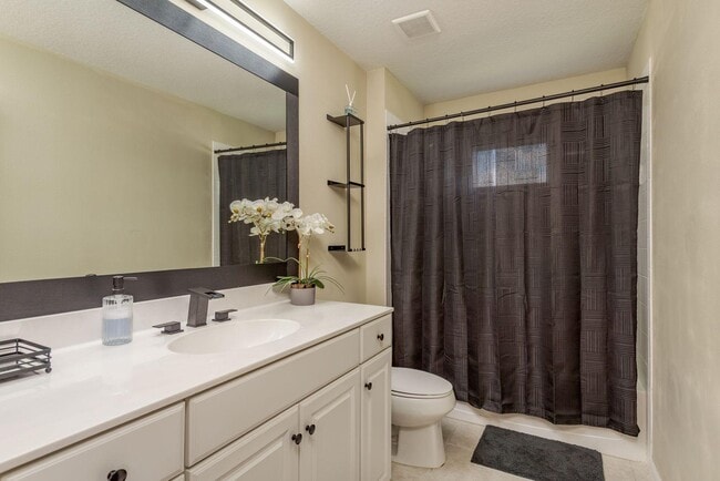 Building Photo - 6405 Autumn Woods Way