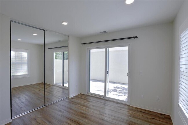 Building Photo - 9153 Foster Ln