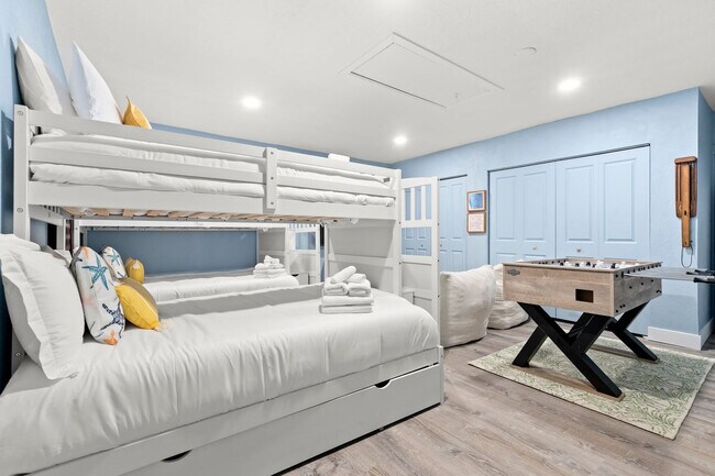 Building Photo - 9414 Laura Anne Dr