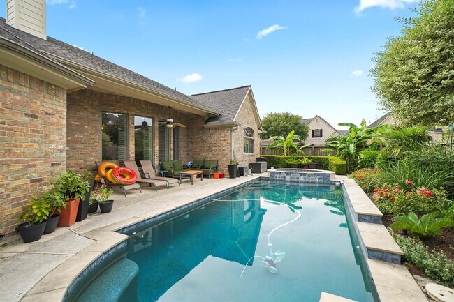 Building Photo - 3707 Quiet Falls Dr