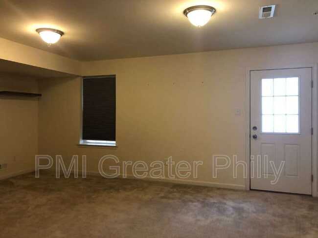 Building Photo - 106 Mercer Ct
