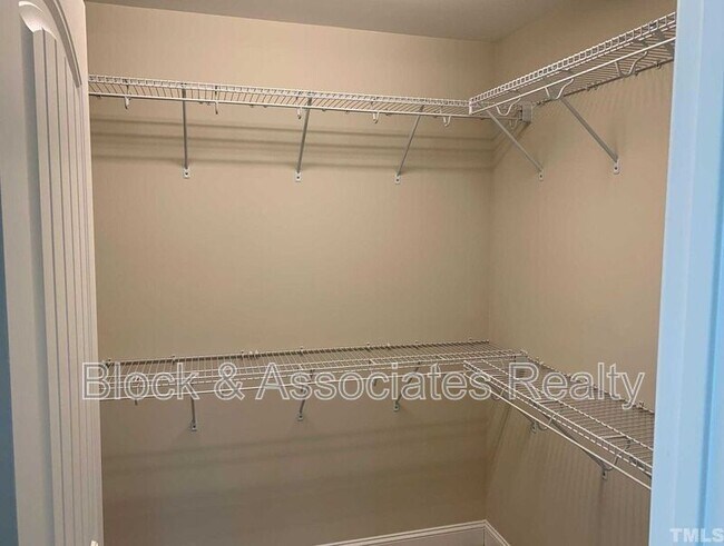 Building Photo - 1531 Glenwater Dr