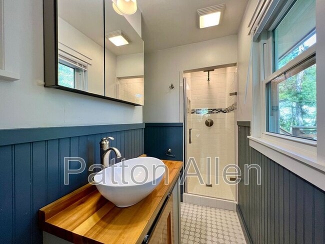 Building Photo - 3 Mt Royal Dr