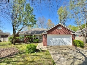 Building Photo - 3050 Birch Pl
