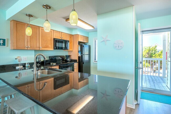 Building Photo - PERFECT "WORK FROM HOME" LOCATION ONLY DEC-JANUARY LEFT