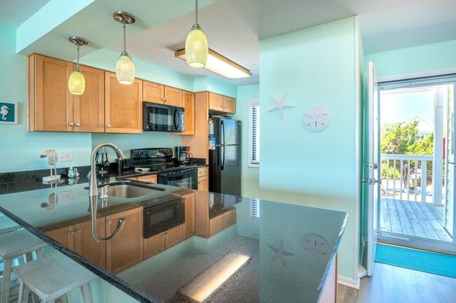 Building Photo - PERFECT "WORK FROM HOME" LOCATION ONLY OCT...
