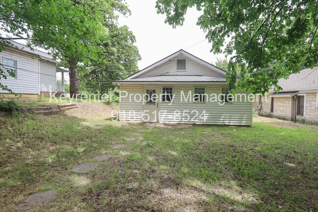 Building Photo - 412 N McKinley Ave