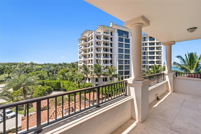 Building Photo - 7141 Fisher Island Dr